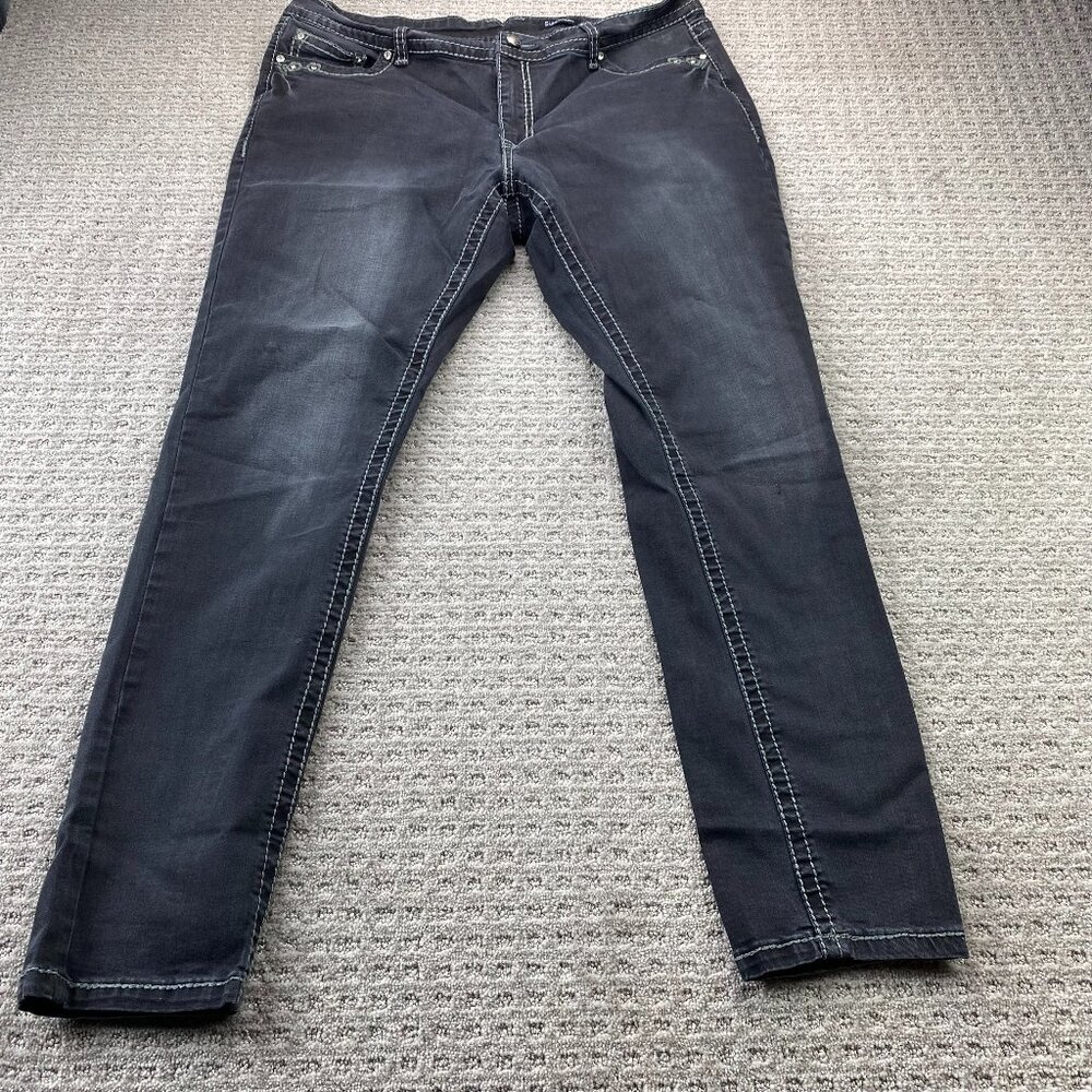 Suko Jeans Women Size 16 Black skinny low-rise Rhinestones Faded Washed Denim